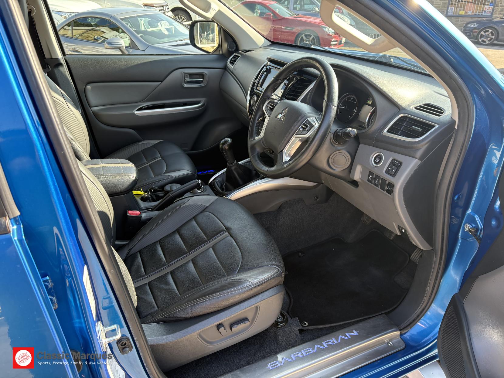 Mitsubishi L200 2.4 DI-D DC Barbarian Pickup Double Cab 4dr Diesel Manual 4WD Euro 6 (178 ps)