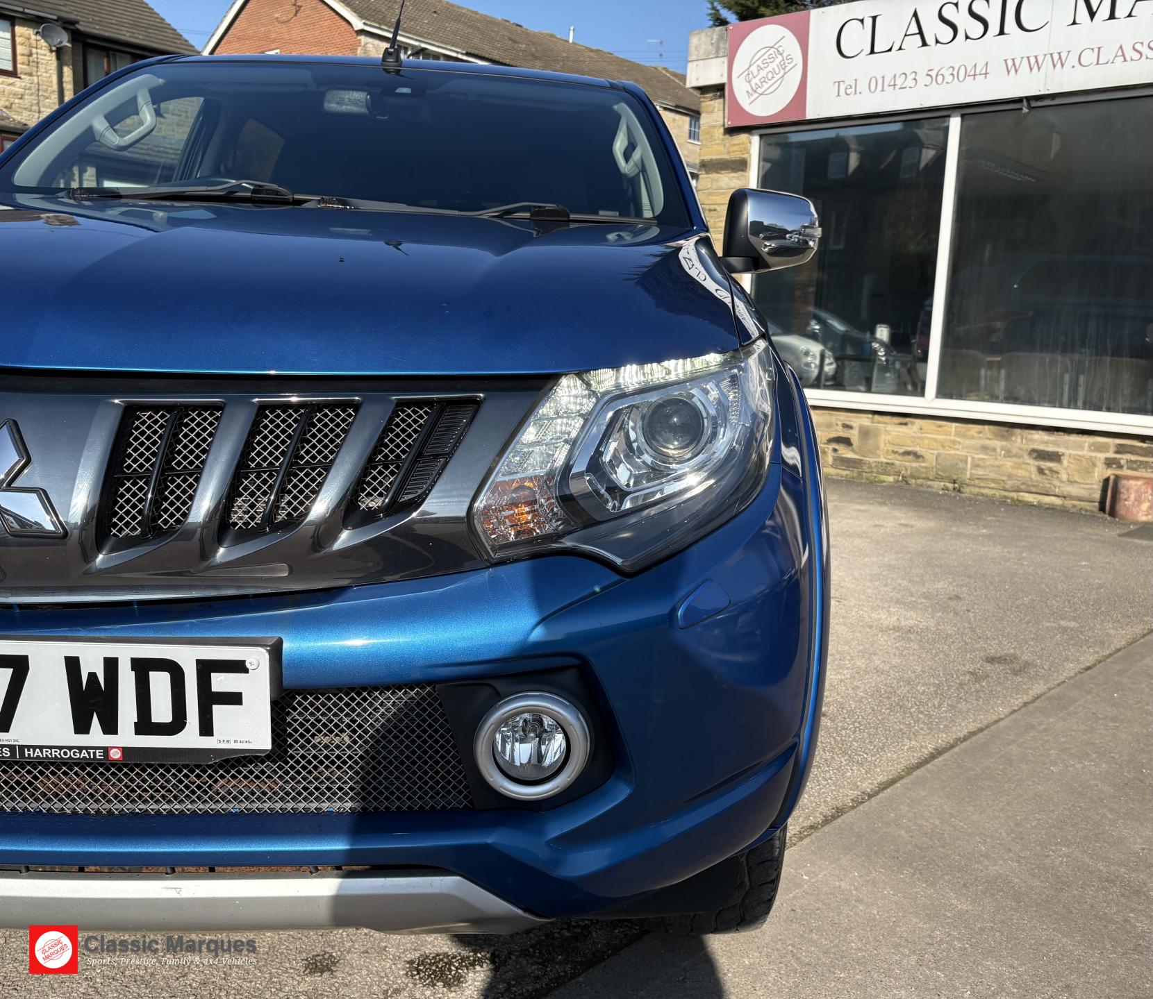Mitsubishi L200 2.4 DI-D DC Barbarian Pickup Double Cab 4dr Diesel Manual 4WD Euro 6 (178 ps)