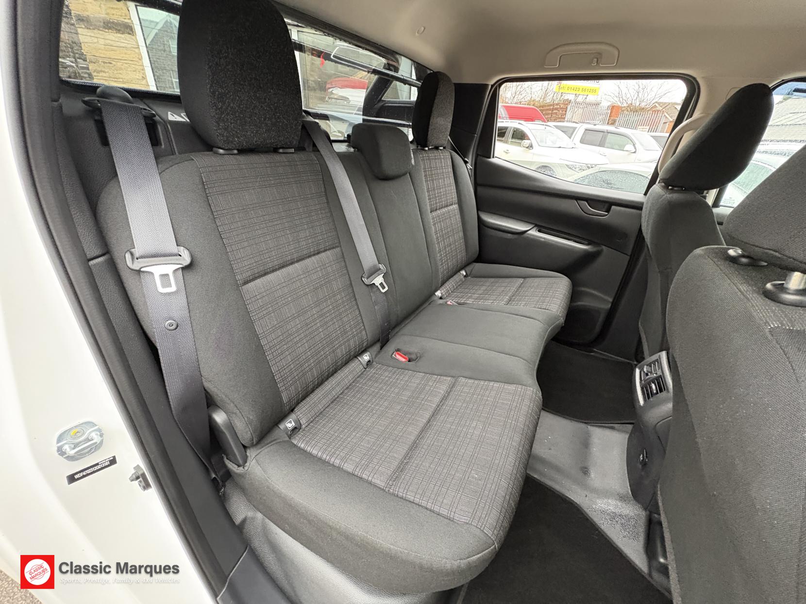 Mercedes-Benz X Class 2.3 CDI Pure Pickup Double Cab 4dr Diesel Manual 4MATIC Euro 6 (s/s) (163 ps)