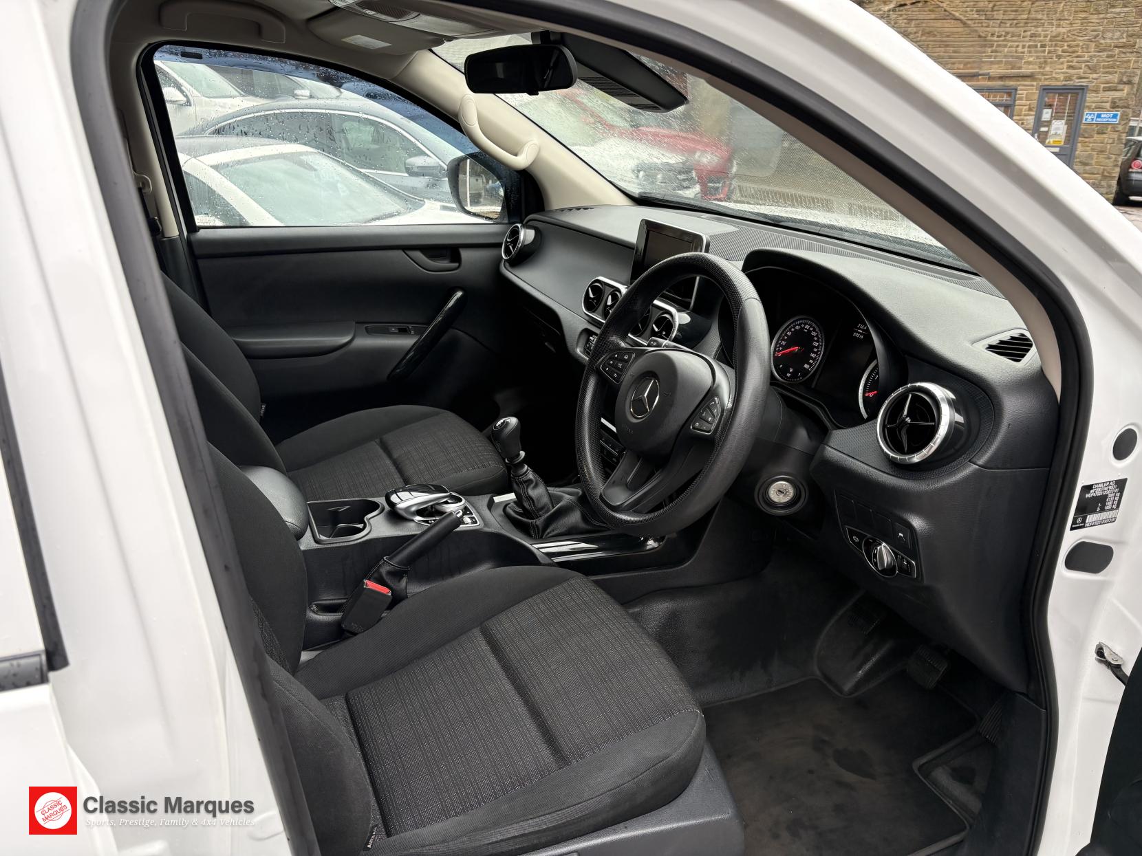 Mercedes-Benz X Class 2.3 CDI Pure Pickup Double Cab 4dr Diesel Manual 4MATIC Euro 6 (s/s) (163 ps)