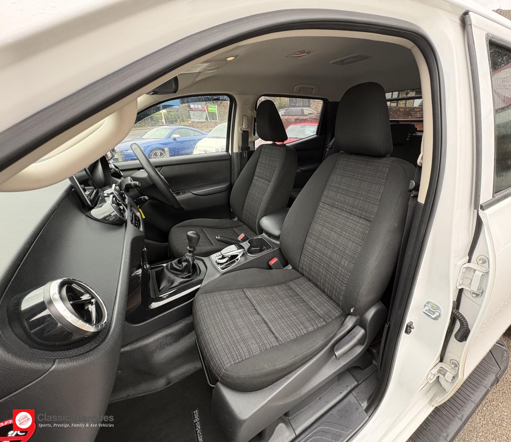 Mercedes-Benz X Class 2.3 CDI Pure Pickup Double Cab 4dr Diesel Manual 4MATIC Euro 6 (s/s) (163 ps)