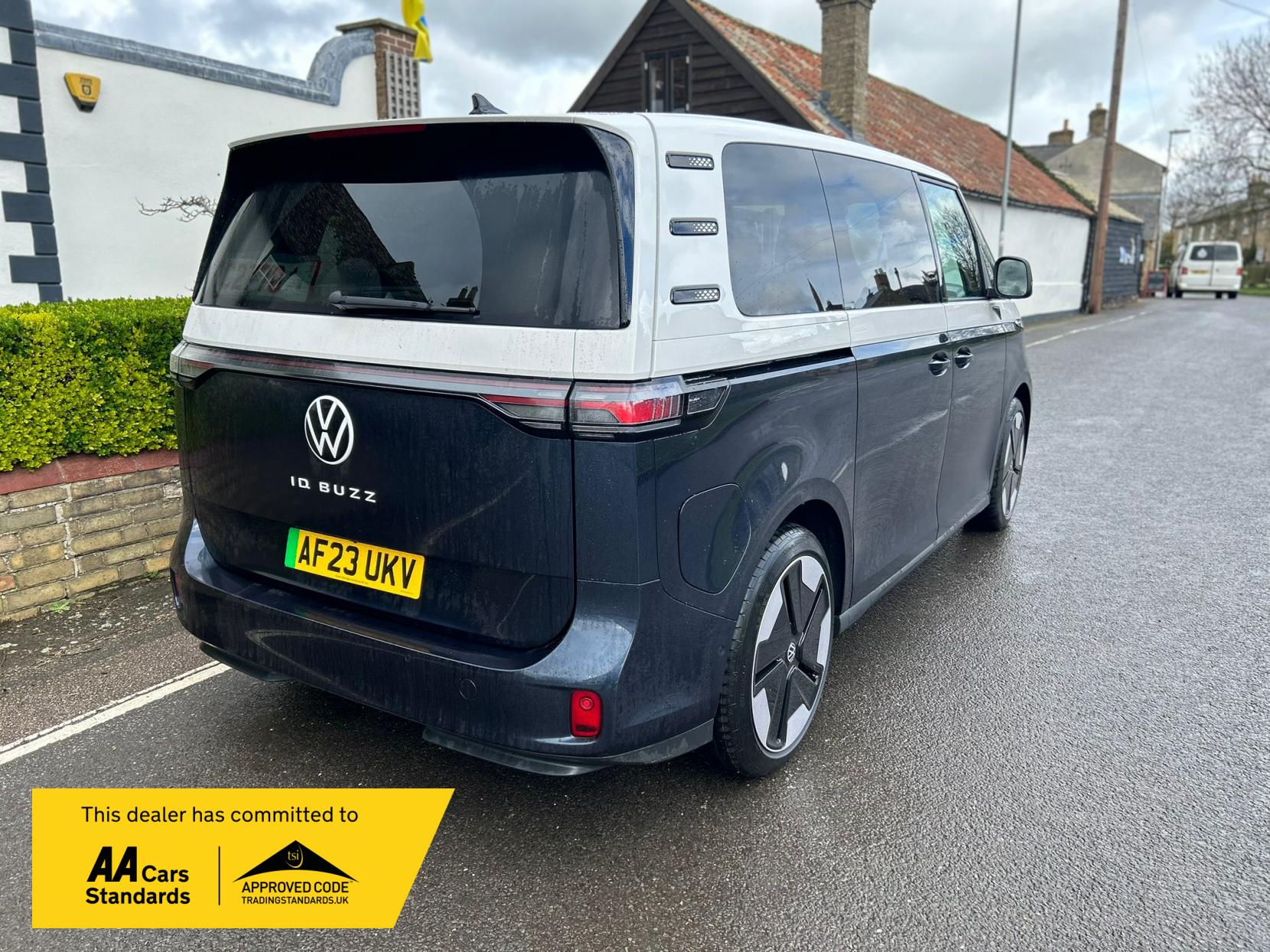Volkswagen ID. Buzz Pro 77kWh 1ST Edition MPV 5dr Electric Auto SWB (204 ps)