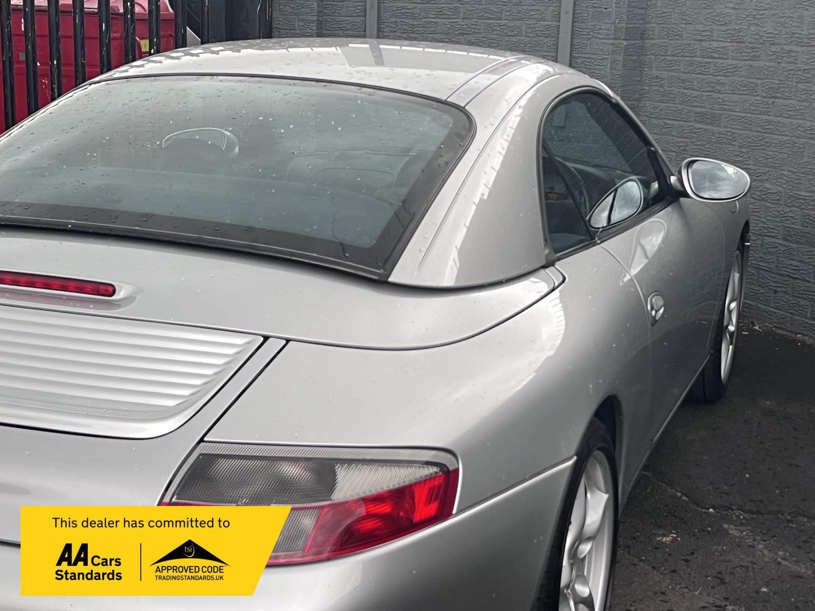 Porsche 911 3.6 996 Carrera 2 Cabriolet 2dr Petrol Manual (269 g/km, 315 bhp)