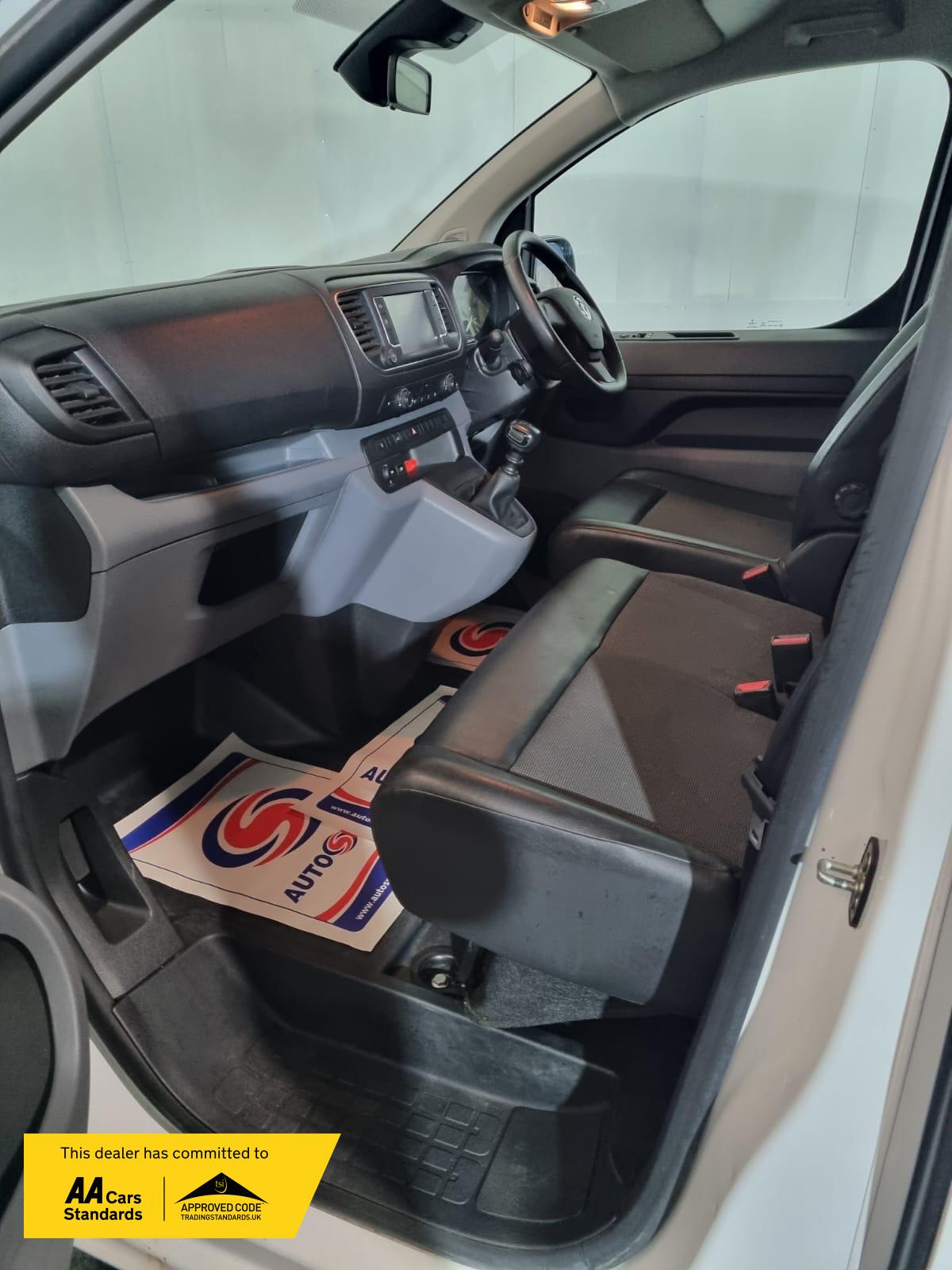 Vauxhall Vivaro 1.5 Turbo D 2700 Dynamic Panel Van 6dr Diesel Manual L1 H1 Euro 6 (s/s) (100 ps)